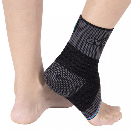 Бандаж на голеностопный сустав Тривес компрессионный со стяжкой Т-8683. Изображение 2 из 3